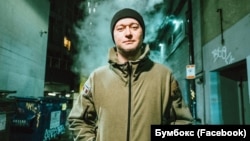 "П'ять країн. 17 концертів. 18 перельотів та три переїзди. Тисячі фанів. Нові знайомства. Старі друзі. П'ять розбитих валіз. Сім відвіданих музеїв. 83 наклеєних стікера. 34 дні у дорозі. Десятки тисяч кілометрів за спиною", - Хливнюк підбив підсумок туру США та Канадою 