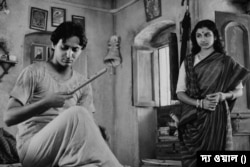 অপুর সংসারের একটি দৃশ্য