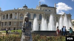Odessa teatrı (Arxiv foto. Mənbə: VOA)