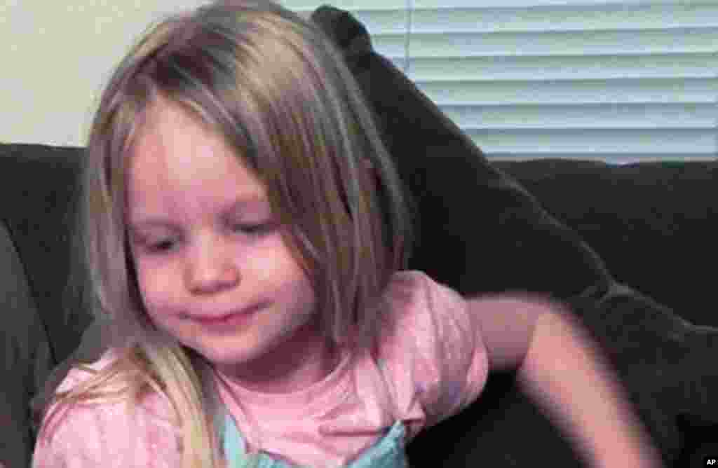 Emili Parker, 6 yoshli qizaloq, qatliomda o&#39;lganlardan biri