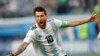 Lionel Messi célèbre son but lors du match entre l'Argentine et le Nigeria, Russie, le 26 juin 2018.