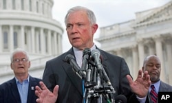Respublikachi senator Jeff Seshens fikricha qochqinlar orasida terrorchilar bo'lishi mumkin