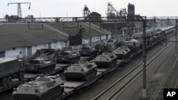 Ukraina chegarasiga yaqin temir yo'l bekatidagi manzara, Rostov-na-Donu, Rossiya 23-fevral, 2022 