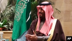 Saudiya Arabistoni valiahdi Muhammad bin Salmon AQSh Davlat kotibi Marko Rubio bilan suhbatda, Riyod, 17-fevral, 2025 
