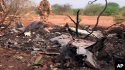 Samolyot qulagan yer. Mali, 25-iyul, 2014-yil.