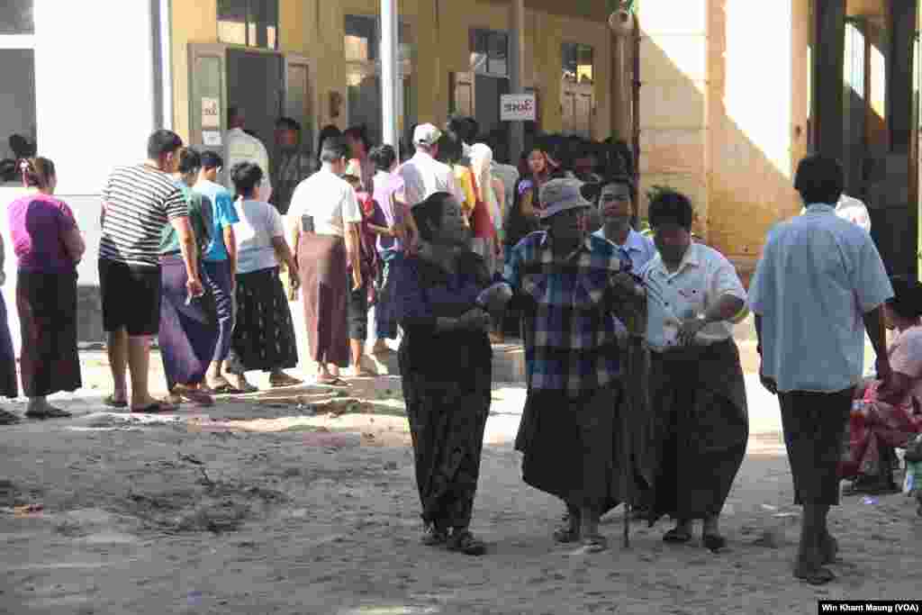 Myanmada o&#39;tgan parlament saylovlarida Aun San Su Kiy boshliq muxolif partiya, Demokratiy uchun milliy liganing qo&#39;li baland kelgan. Hukmron partiya mag&#39;lubiyatini tan olmoqda. Oxirgi chorak asrda o&#39;tkazilgan ilk erkin saylovlar bu.