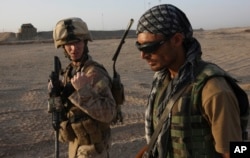 Afg'onistonda harbiylar bilan ishlagan afg'onlar bir necha yildan keyin maxsus immigratsion viza uchun hujjat topshirishi mumkin. Amerika sizga eshik ochadi. Lekin yangi hayotni o'zingiz eplashingiz lozim.