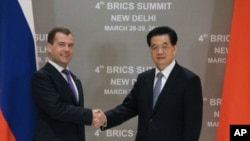 Rossiya prezidenti Dmitriy Medvedev va Xitoy rahbari Xu Tsintao, Dehli, 28-mart, 2012