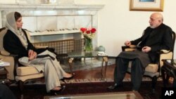 سږ کال حنارباني کهر د افغانستان دوره هم کړې وه او کابل کې يي دافغان صدر حامد کرزي سره لیدلې وو