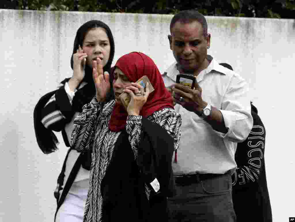 Juma namoziga yig'ilgan jamoatga qarshi uyushtirtilgan ommaviy otishmada 49 kishi halok bo'lgan. Yangi Zelandiya bosh vaziri fojiani mamlakatning "eng qora kunlaridan biri" deb atadi. Ayni damda, hujum ishtirokchilaridan to'rt nafari hibsga olingan. Portlovchi moddalar zararsizlantirilgan. Hujum puxta rejalangan irqchilik jinoyati deb baholanmoqda. 