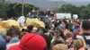 Después del 23 de febrero, cuando la oposición venezolana intentó pasar la ayuda humanitaria guardada en Cúcuta, el presidente en disputa Nicolás Maduro ordenó cerrar el paso fronterizo por los tres puentes de la zona. 