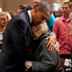Prezident Obama to'fondan jabr ko'rganlar bilan