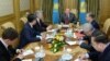 AQSh yetakchi diplomati Qozog'istonda Ukraina va Afg'oniston haqida gaplashdi 