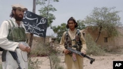 په سيمه کې دفعاله تندرويه ډلې لښکر اسلام جنګيالو دمقامي امن کميټۍ په ګزمه دخيبرايجنسۍ په اکاخيل سيمه کې بريد وکړو چې له دې وروستو ددواړو خواؤ ترمينځ نښته وشوه